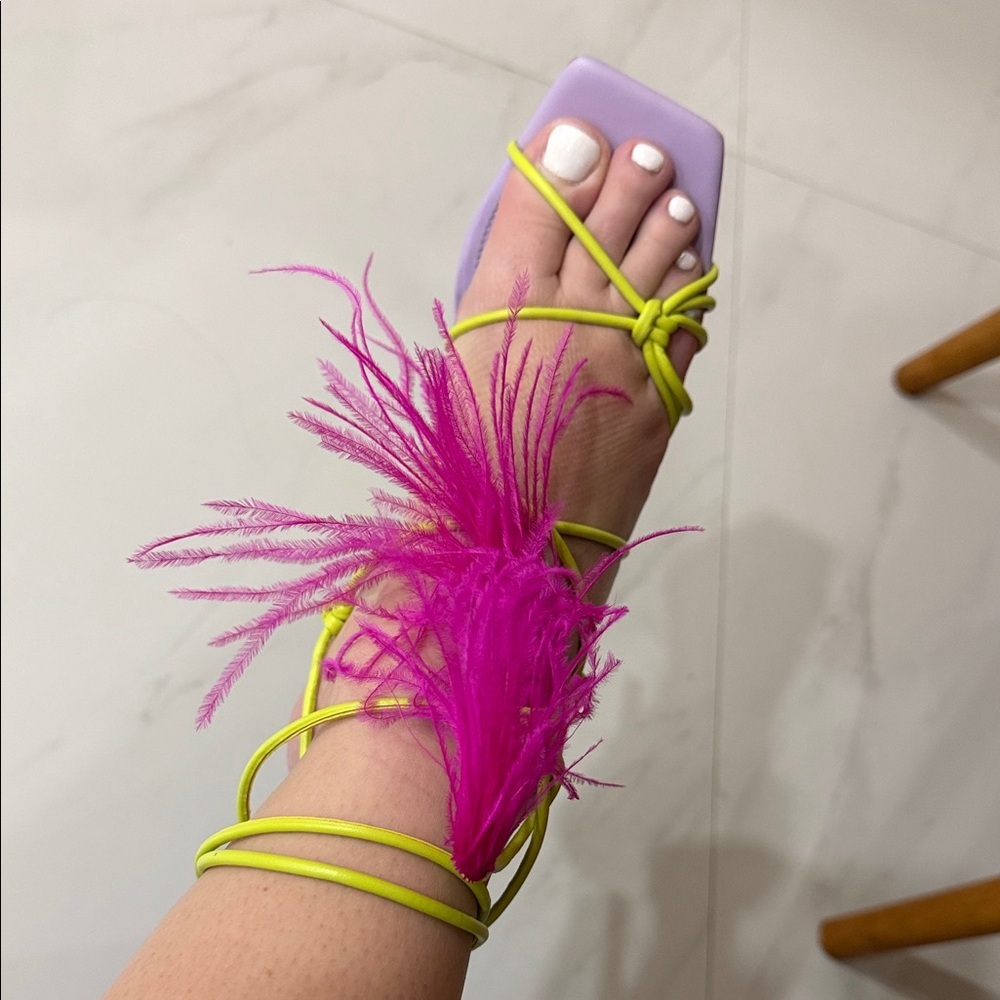 Arezzo Vibrant Feathered Women's Sandals - Picture 6 of 10
